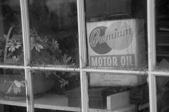 old store window bw_D307809